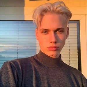 Meet your Posher, Kenneth